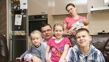 Monikos ir Lauryno Kasčiūnų &scaron;eima &ndash; &scaron;e&scaron;i mu&scaron;kietininkai
