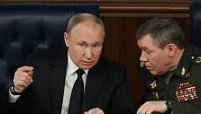 Rusijos prezidentas Vladimiras Putinas ir Generalinio &scaron;tabo vadas Valerijus Gerasimovas