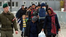 Migrantai prie Austrijos sienos