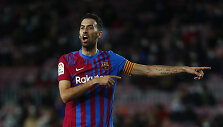 Sergio Busquetsas ir kiti &bdquo;Barcelona&ldquo; futbolininkai rizikuoja nepatekti į Čempionų lygos atkrintamąsias varžybas.