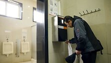 Tualetinio popieriaus i&scaron;davimo automatas