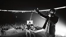 &bdquo;Hurts&ldquo; ir &bdquo;Golden Parazyth&ldquo; koncerto užkulisiai