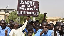 Protestas Nigeryje prie&scaron; amerikiečių karių buvimą &scaron;alyje