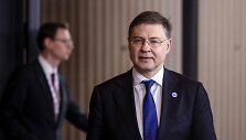 Valdis Dombrovskis / WOJTEK RADWANSKI / AFP