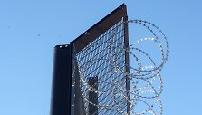 &Scaron;iaulių tardymo izoliatoriaus statybos