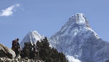 Po trijų metų pertraukos alpinistai vėl bandys pasiekti Everesto vir&scaron;ūnę