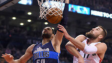 Salah Mejri ir Jonas Valančiūnas 