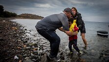 Migrantai ir pabėgėliai atplaukia į Lesbo salą