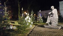 52 eglučių alėja &Scaron;ilutėje 