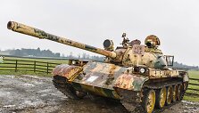 Britas, nuo paauglystės restauravęs karinę techniką, parduoda kini&scaron;ką tanką