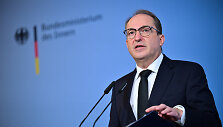 Alexanderis Dobrindtas / Sebastian Christoph Gollnow / dpa/picture-alliance
