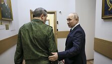 Vladimiras Putinas ir Valerijus Gerasimovas lankosi kariniame &scaron;tabe, skirtame puolimui Ukrainoje 