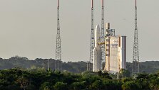 Raketa &bdquo;Ariane 5&ldquo; prie&scaron; startą