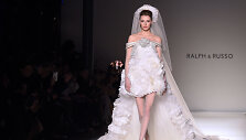 &bdquo;Ralph&Russo&ldquo; 2020 m. pavasario ir vasaros kolekcijos modelis