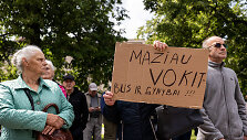 Protestas prie&scaron; NT mokestį prie Seimo