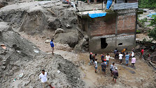 Nepale nuslinkus kelioms nuo&scaron;liaužoms žuvo mažiausiai 10 žmonių
