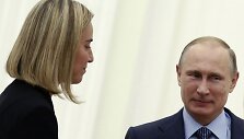 Rusijos prezidentas Vladimiras Putinas ir Italijos užsienio reikalų ministrė Federica Mogherini