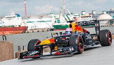 &bdquo;Oracle Red Bull&ldquo; (RB7) Formulės 1 automobilio filmavimas Klaipėdoje