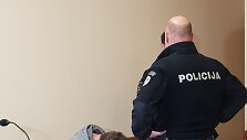 Nepilnametis įtariamas pasikėsinimu apiplė&scaron;ti.