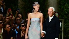 &bdquo;Giorgio Armani&ldquo; 2020 m. pavasario ir vasaros kolekcijos modelis