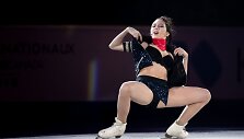 Jelizaveta Tuktamy&scaron;eva sukėlė audringą publikos reakciją per varžybas Kanadoje.