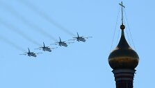 &Scaron;turmo lėktuvai Sukhoi Su &ndash; 24 vir&scaron; Kremliaus