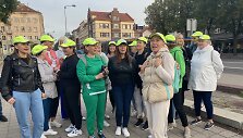 Klaipėdos lop&scaron;elio-darželio &bdquo;Želmenėlis&ldquo; pedagogės streikuodamos leidosi ir į pėsčiųjų žygį. 