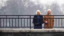 JK karalius Charlesas III su karaliene Camilla / HENRY NICHOLLS / AFP
