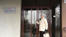 A&scaron;tuoniasde&scaron;imtmetė Ramutė Mockienė po sūnaus mirties priversta minti Klaipėdos miesto apylinkės teismo slenkstį.