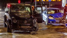 Prie Žaliojo tilto susidūrė &bdquo;&Scaron;koda&ldquo; ir prabangus &bdquo;Mercedes&ldquo; automobilis