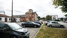 Automobilių aik&scaron;telė prie Kauno geležinkelio stoties