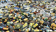 Indonezijoje sunaikinamas konfiskuotas alkoholis