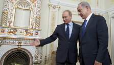 Vladimiras Putinas (kairėje) ir Benjaminas Netanyahu