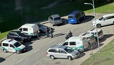 Sekmadenio vakarą Dragūnų rajono gyventojų dėmesį atkreipė gausios policijos pareigūnų pajėgos. 