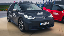 Konkurso &bdquo;Lietuvos metų automobilis&ldquo; dalyviai elektromobiliai 