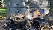 Klaipėdos rajone, Drevernoje, poilsiautojai gali pamatyti ir paragauti patiekalų, kuriuos restauratorė Edita Nurmi atkūrė gavusi duomenų i&scaron; archeologų.