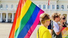 LGBT bendruomenės simbolinė prezidento padrąsinimo akcija &ndash; piketas