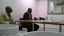  Christopheris Forsythe ir Obedas Nketiahas kalbasi su žurnalistais dėl sutartų mačų