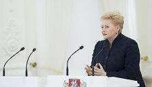 Prezidentė Dalia Grybauskaitė pasveikino ir ordino &bdquo;Už nuopelnus Lietuvai&ldquo; medaliu apdovanojo daugiavaikes motinas