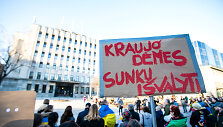 Protestas prie&scaron; Kauno miesto mero Visvaldo Matijo&scaron;aičio &scaron;eimos verslo interesus Rusijoje