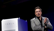 Elonas Muskas pristato &bdquo;Tesla&ldquo; namų baterijas