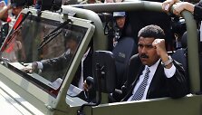 Venesuelos lyderis Nicolasas Maduro kariniame automobilyje