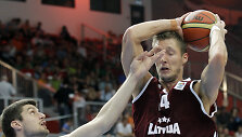 Kasparas Berzinis (de&scaron;inėje)
