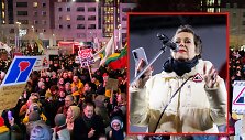 Nomeda Marčėnaitė trečiadienio proteste &bdquo;&Scaron;alin rankas nuo laisvo žodžio!&ldquo;