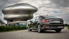 Atnaujintas trečiosios kartos &bdquo;&Scaron;koda Superb&ldquo;