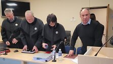 BNS nuotr. V. Stefanovas (de&scaron;inėje).