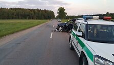 Policininkai sprunkančiam motociklininkui barikadą pastatė i&scaron; niekuo dėto &bdquo;Volvo&ldquo;