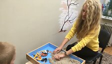 Psichologė Dovilė Česonytė dirba su laikinai i&scaron; &scaron;eimų paimtais ir Klaipėdos miesto &scaron;eimos ir vaiko gerovės centre apgyvendintais vaikais. &bdquo;Kiekviena istorija &ndash; kitokia&ldquo;, &ndash; sakė ji.