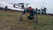 Valdyti bepiločius lėktuvus kariai mokosi Kijevo pakra&scaron;tyje.