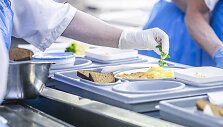 Santaros klinikų maisto tiekimo akimirka